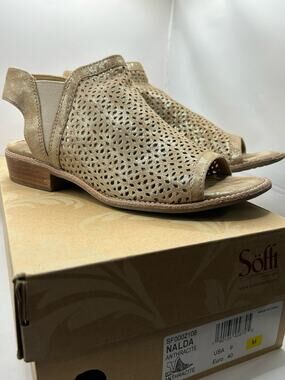 Sofft Nalda Metallic Perforated Suede Peep Toe Comfort Sandals Womens Size 9 Tan